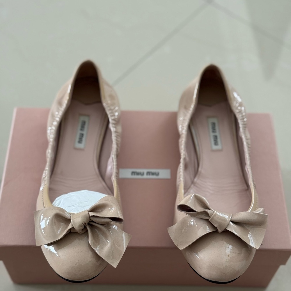 Miu Miu Tan Bow Flats